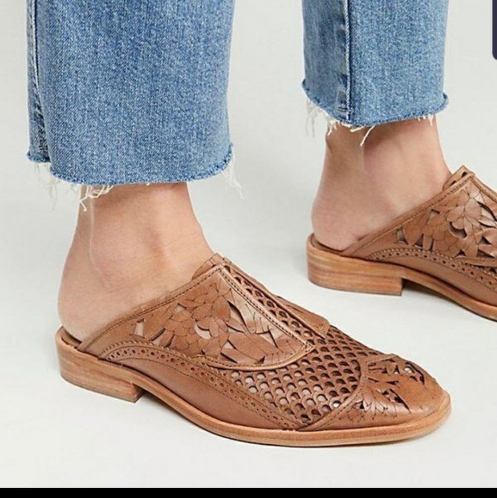 Free People Paramount Slip On Loafer Mules Sz 5/35